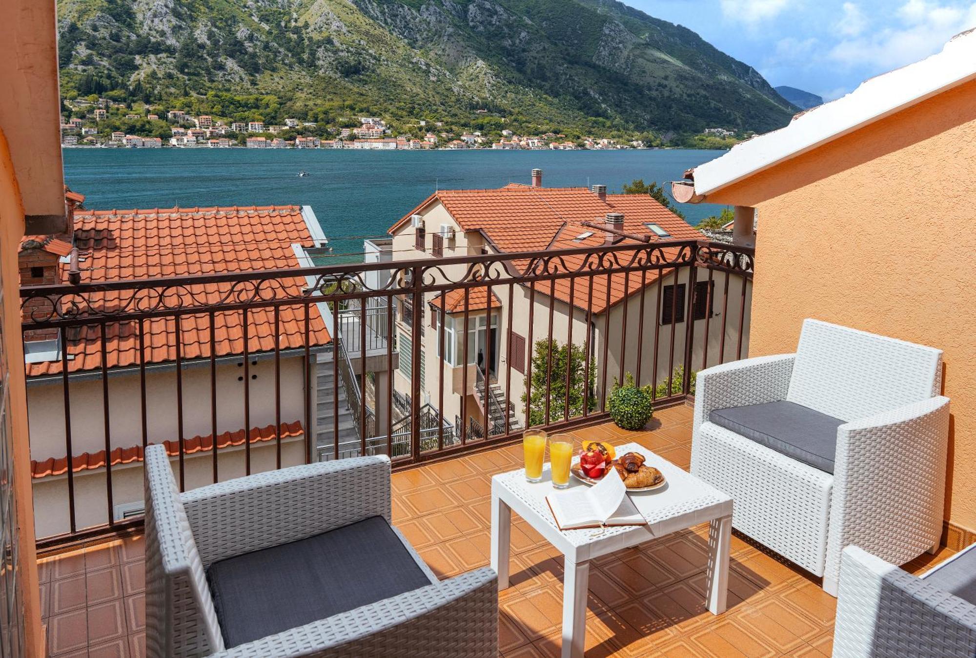 Apartment Busola Kotor Eksteriør billede