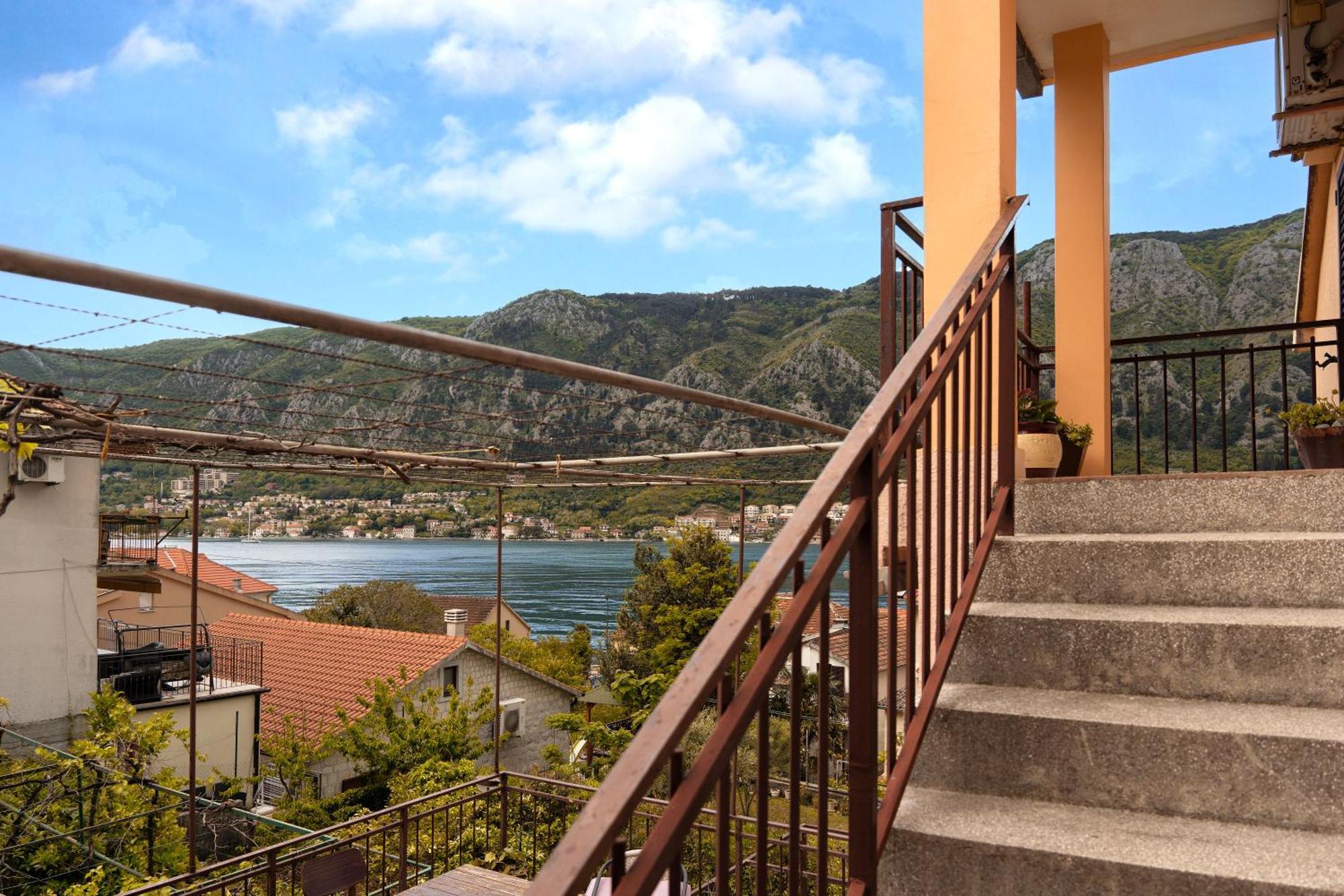 Apartment Busola Kotor Eksteriør billede