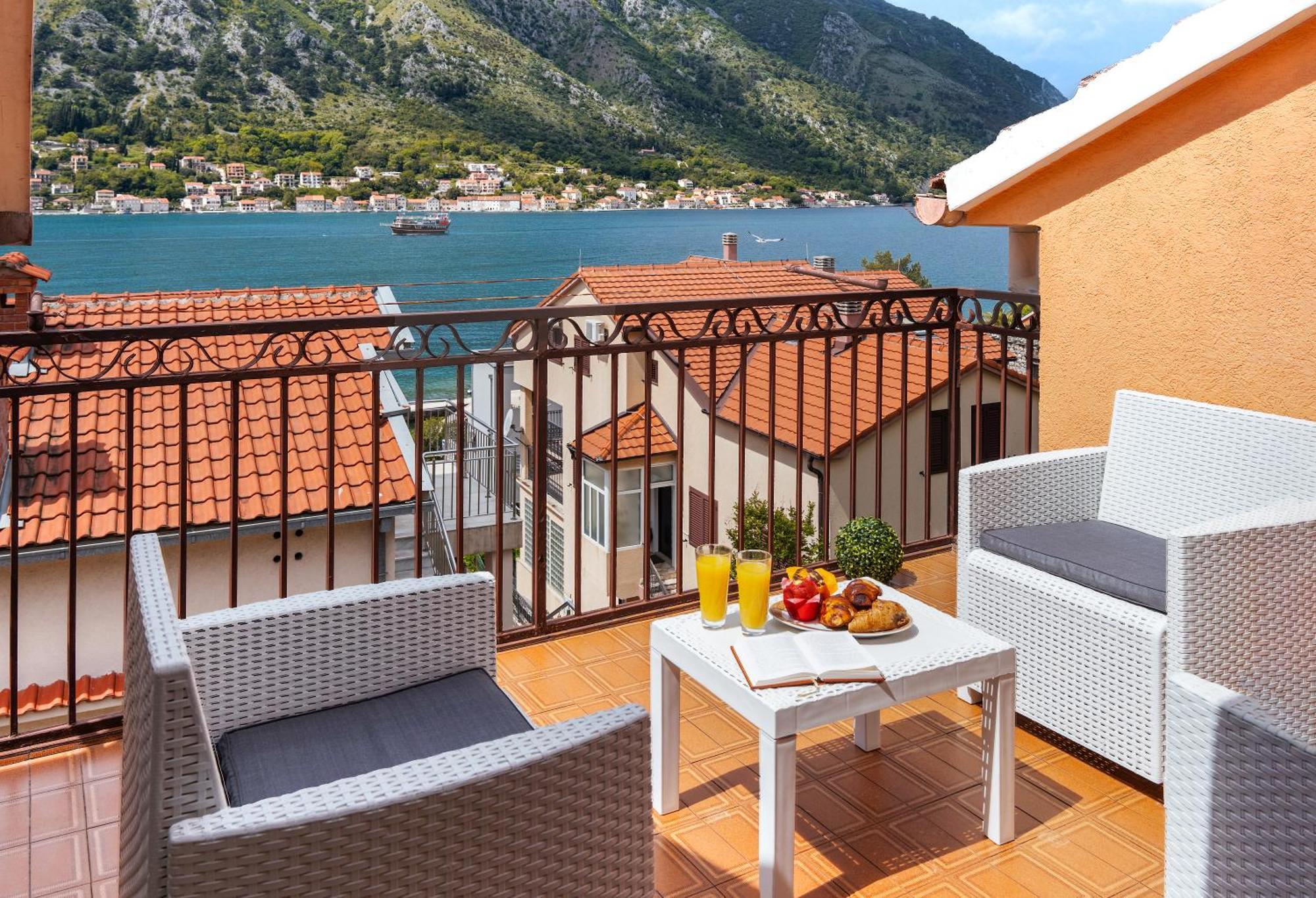 Apartment Busola Kotor Eksteriør billede