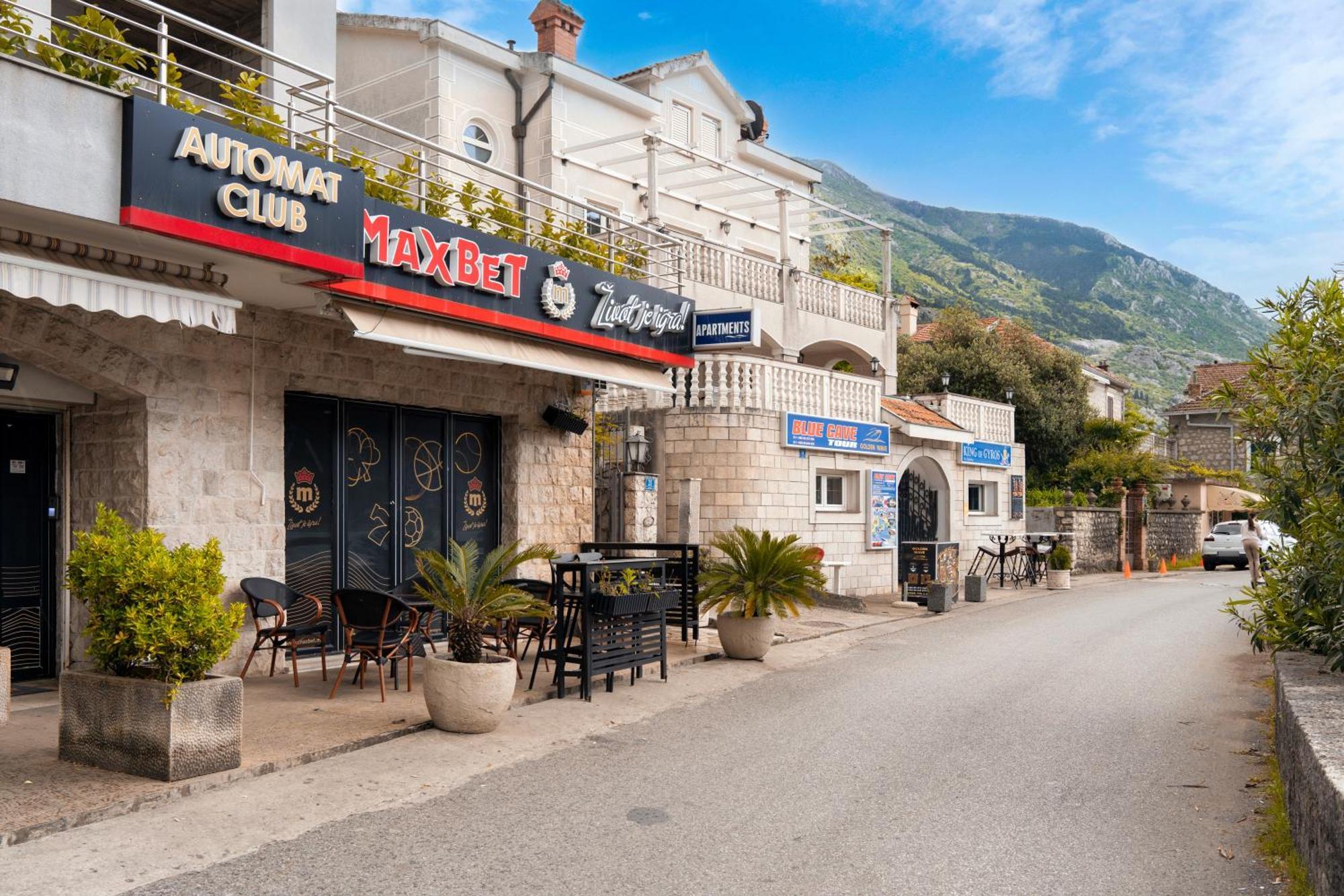 Apartment Busola Kotor Eksteriør billede